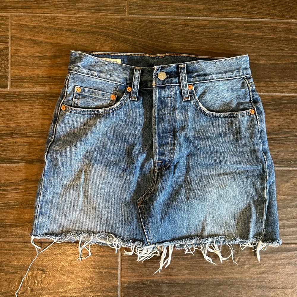Levi’s Front Button Mini Skirt